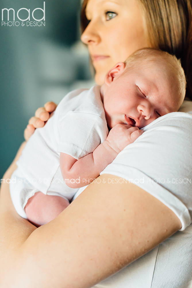 Newborn lifestyle indoor session | Maddie Peschong Photography