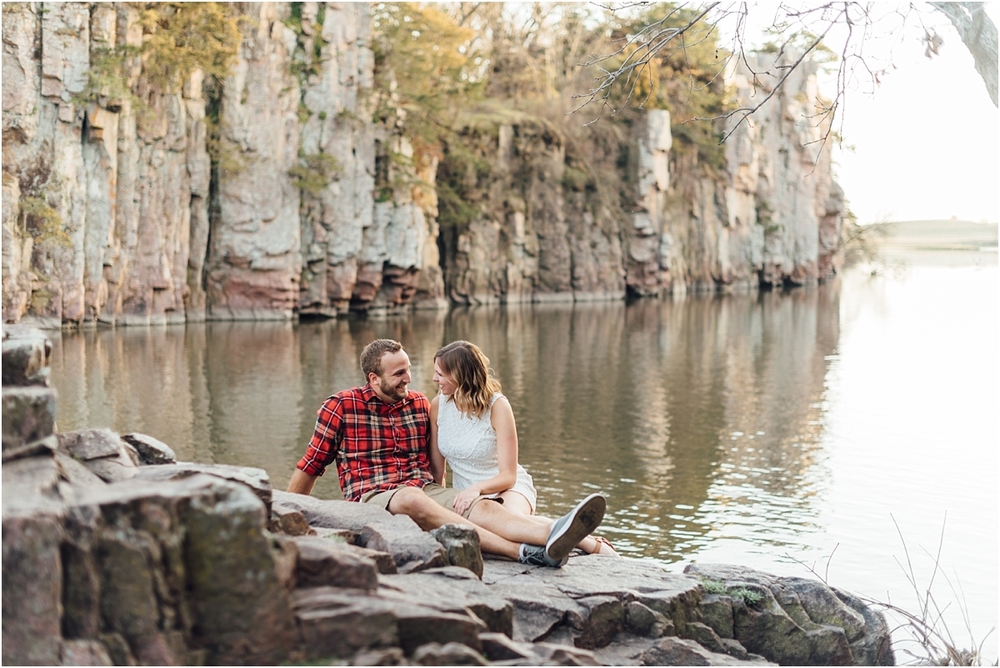 Engagement session at Palisades, lake side by Maddie Peschong Photography