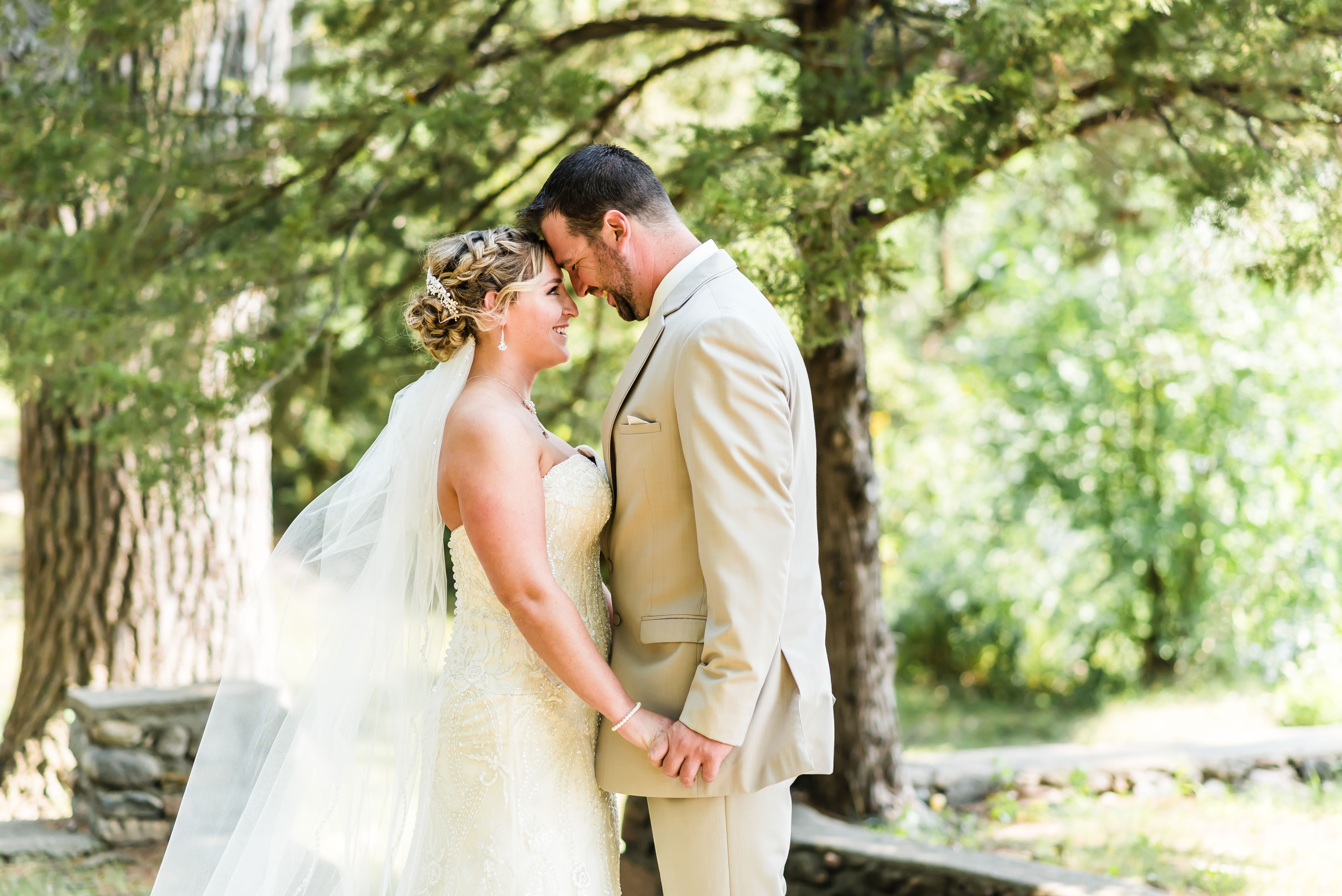 Country Glam Outdoor South Dakota Summer Wedding | Maddie Peschong Photography