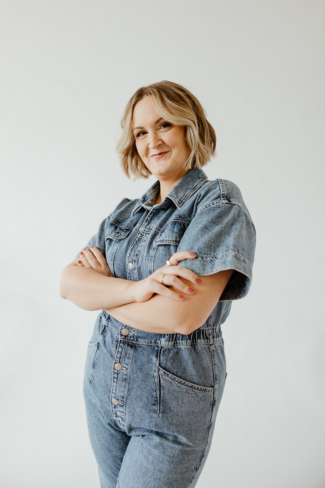 Maddie brand photographer and coach posing, launching and marketing expert